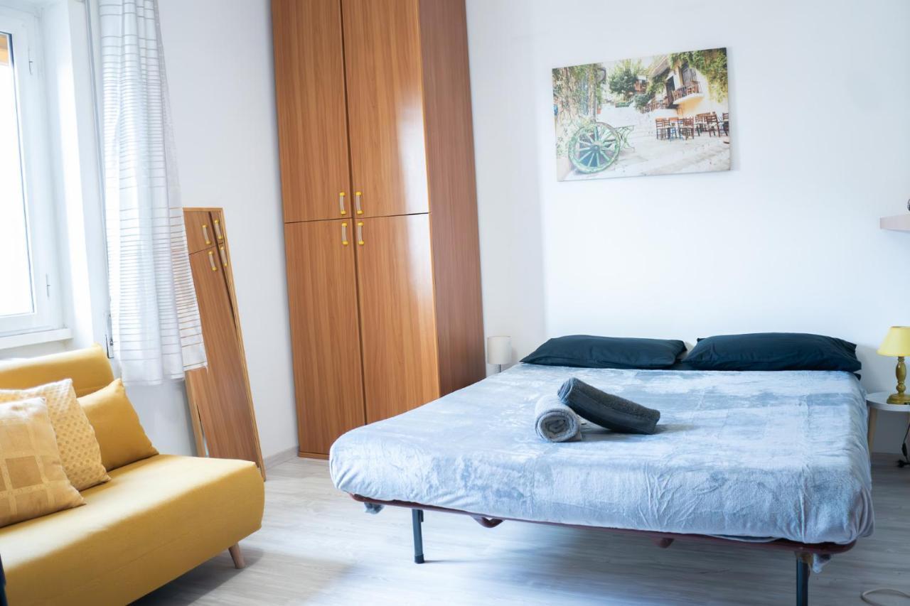 Nonna Pina Guest House [Moderno Appartamento vicino Metro A]Wifi,Netflix Roma Exterior foto