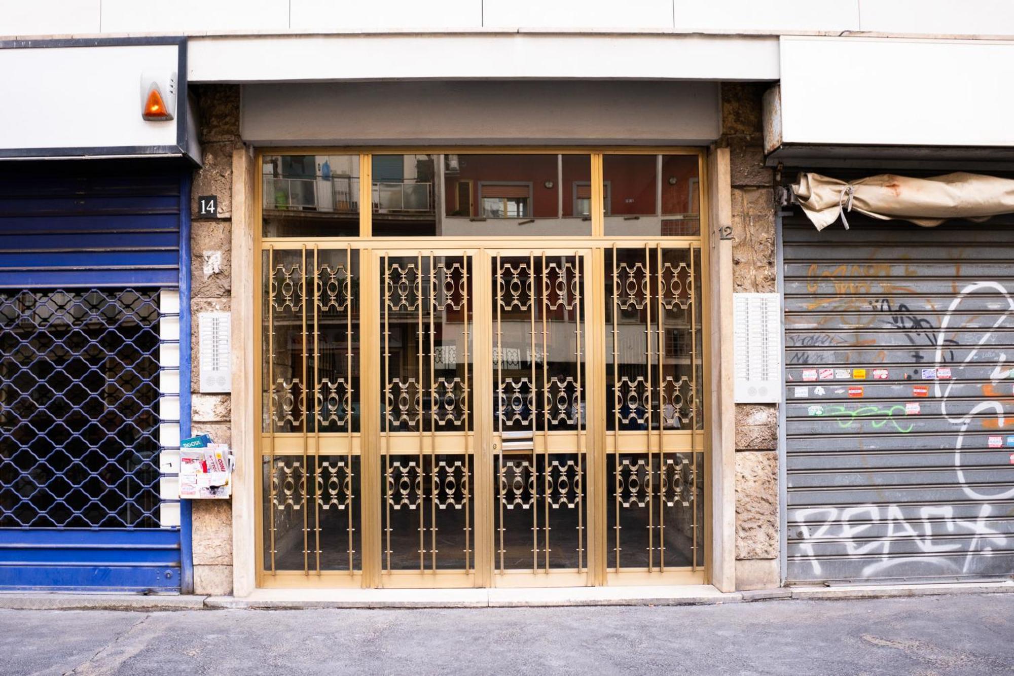 Nonna Pina Guest House [Moderno Appartamento vicino Metro A]Wifi,Netflix Roma Exterior foto
